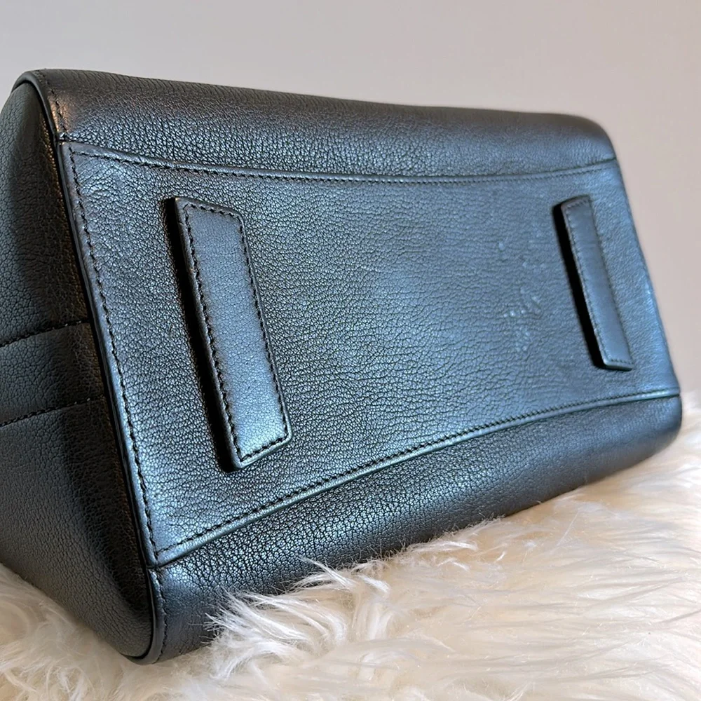 Givenchy Small Antigona Bag - Picture 8 of 14